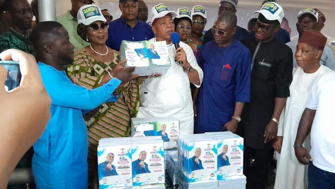 Hon. Anamero distributes 500k books 2023 (2)