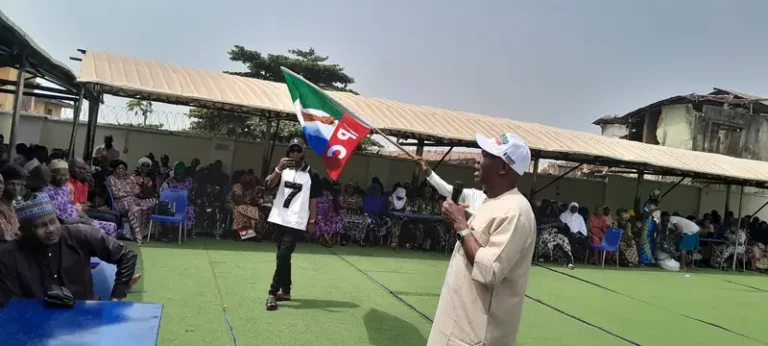 Hon Anamero addressing APC ward leaders and members in Edo North