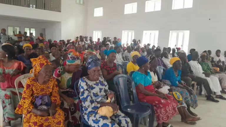 Cross Section of Ogute community listening to Hon Anamero