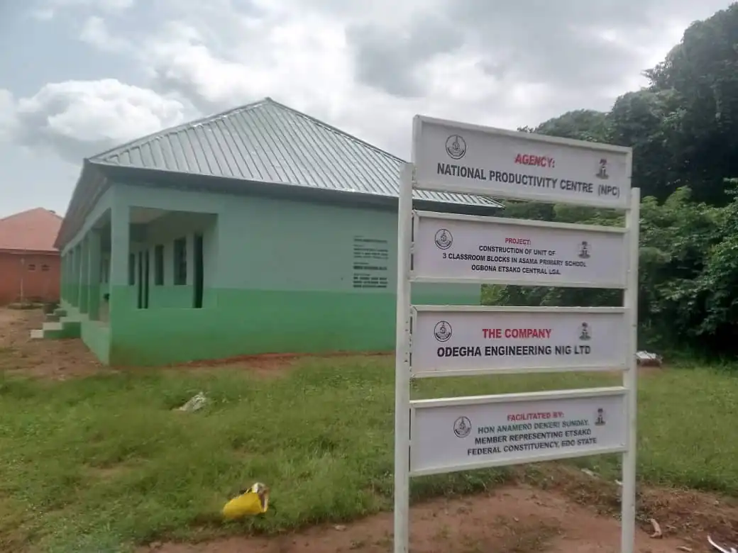 Hon. Anamero Completes Classroom Block at Asama Primary School, Ogbona